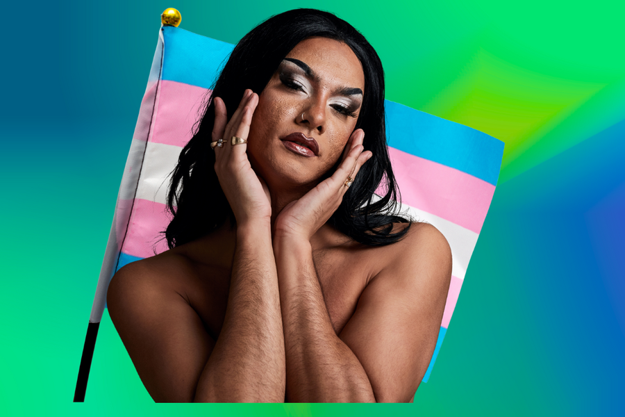 Persona expresando su identidad con libertad